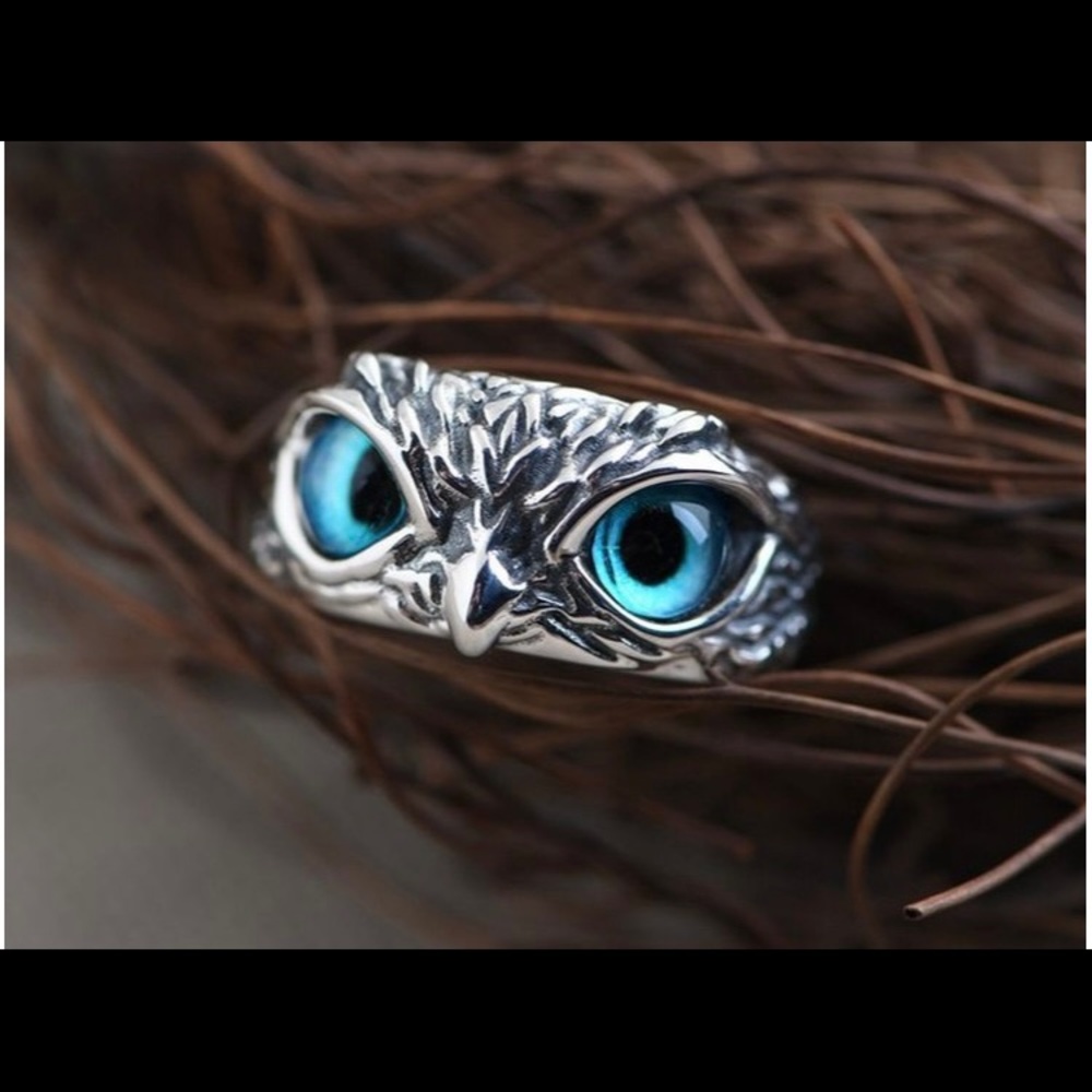 Blue cats eye owl ring